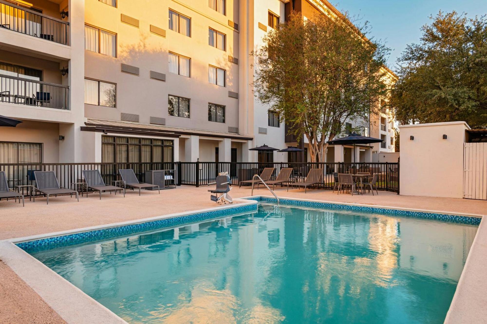 Courtyard Laredo Hotel Eksteriør billede
